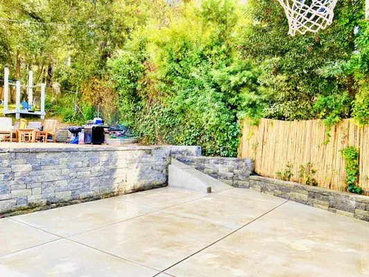 Guzman Landscaping By Francisco Logo