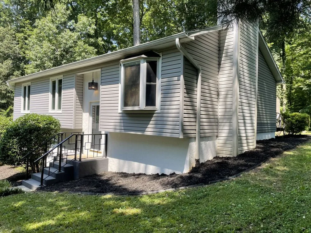 Expert lawn care service experts serving Yadkinville, NC - Guzman Landscaping Enterprise