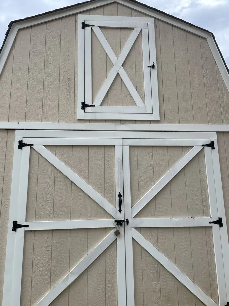 Professional lawn mowing service experts serving Yadkinville, NC - Guzman Landscaping Enterprise