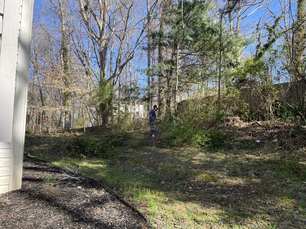 Affordable lawn mowing service in Yadkinville, NC - Guzman Landscaping Enterprise