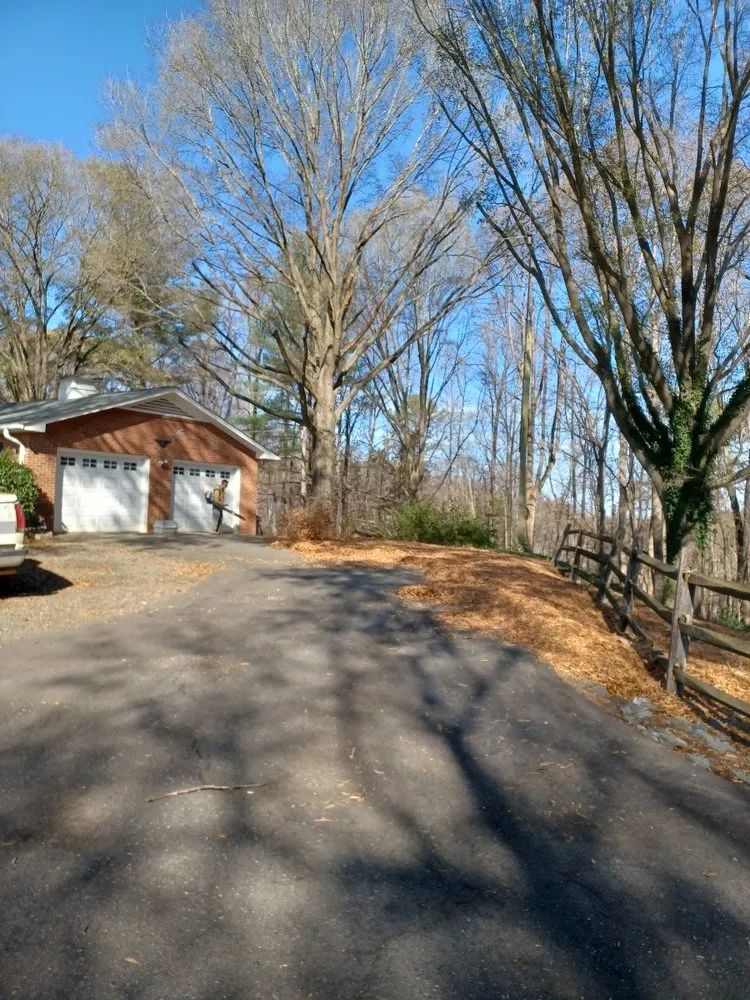 Expert lawn mowing service in Yadkinville, NC - Guzman Landscaping Enterprise