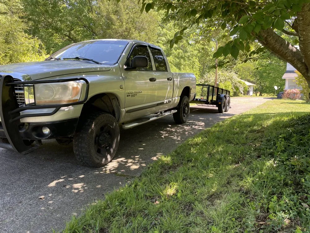 Reliable lawn care service experts serving Yadkinville, NC - Guzman Landscaping Enterprise