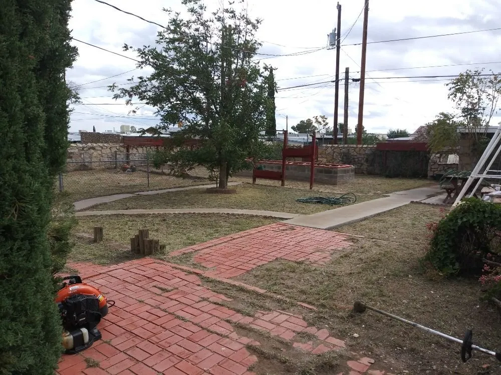 Reliable yard cleanup service for residential properties in El Paso, TX by Guzman Lawn & Landscape