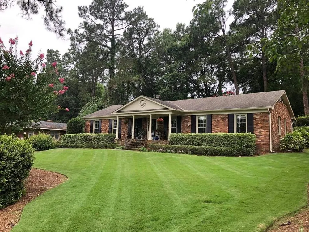 Expert yard maintenance in Eatonton, GA - Guzman Service Los Brothers Lanscaping