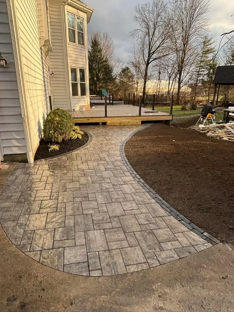 Affordable lawn care service for homes across Eatonton, GA - Guzman Service Los Brothers Lanscaping