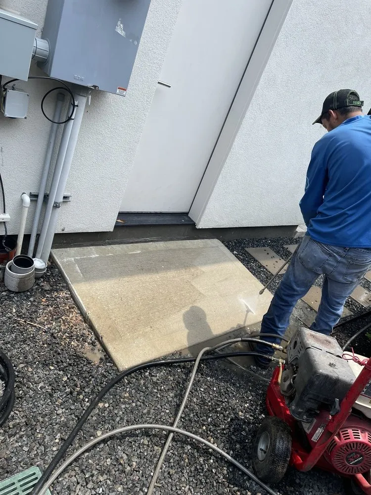 Top-rated yard cleanup service experts serving Houston, TX - Guzman's Landscaping & Lawn Services