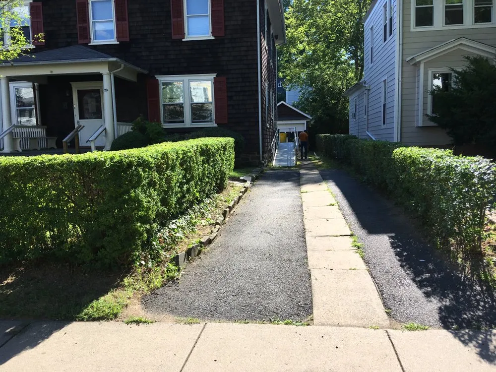 Expert yard maintenance in Princeton, NJ - Guzmans Landscaping Services