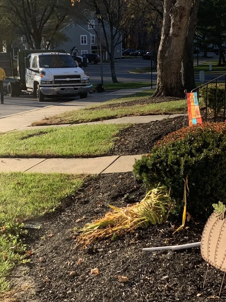 Expert residential landscaping experts serving Sicklerville, NJ - Guzzo Maintenence & Landscapin G