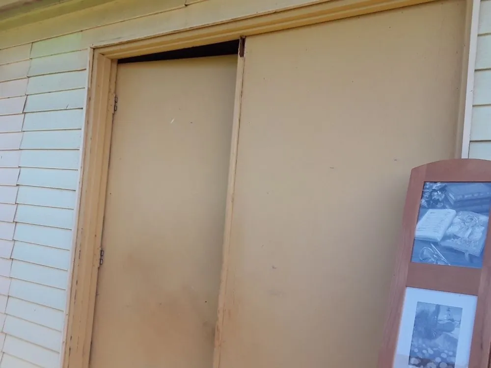 Custom lawn mowing service experts serving Kapolei, HI - Guzzy's Service