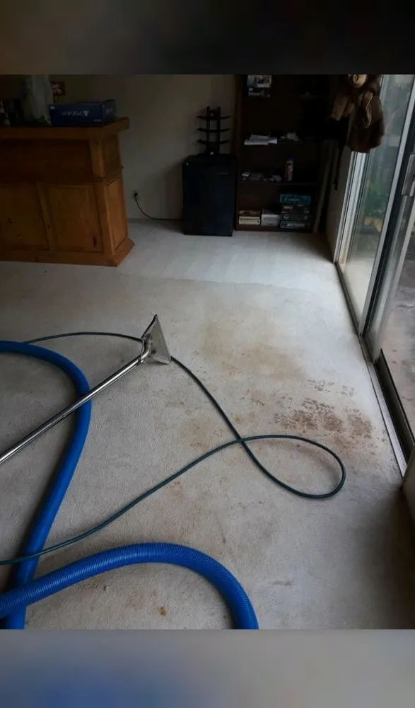 Professional lawn care service for year-round maintenance across Kapolei, HI - Guzzy's Service