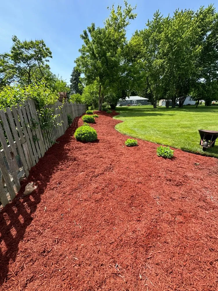 Reliable yard cleanup service in Libertyille, IL by GV Landscaping