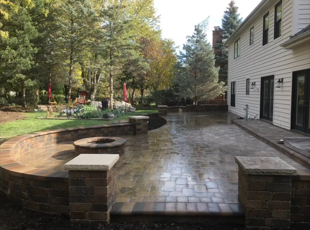 Top-rated lawn mowing service experts serving Libertyille, IL - GV Landscaping