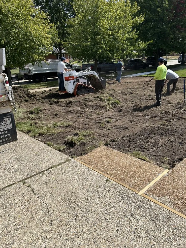 Local lawn care service experts serving Libertyille, IL - GV Landscaping