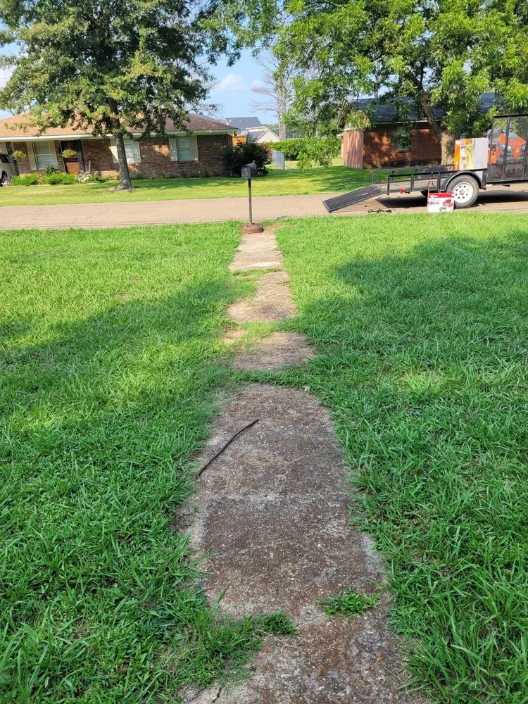 Top-rated yard cleanup service experts serving Cleveland, MS - GW Lawn Care Services