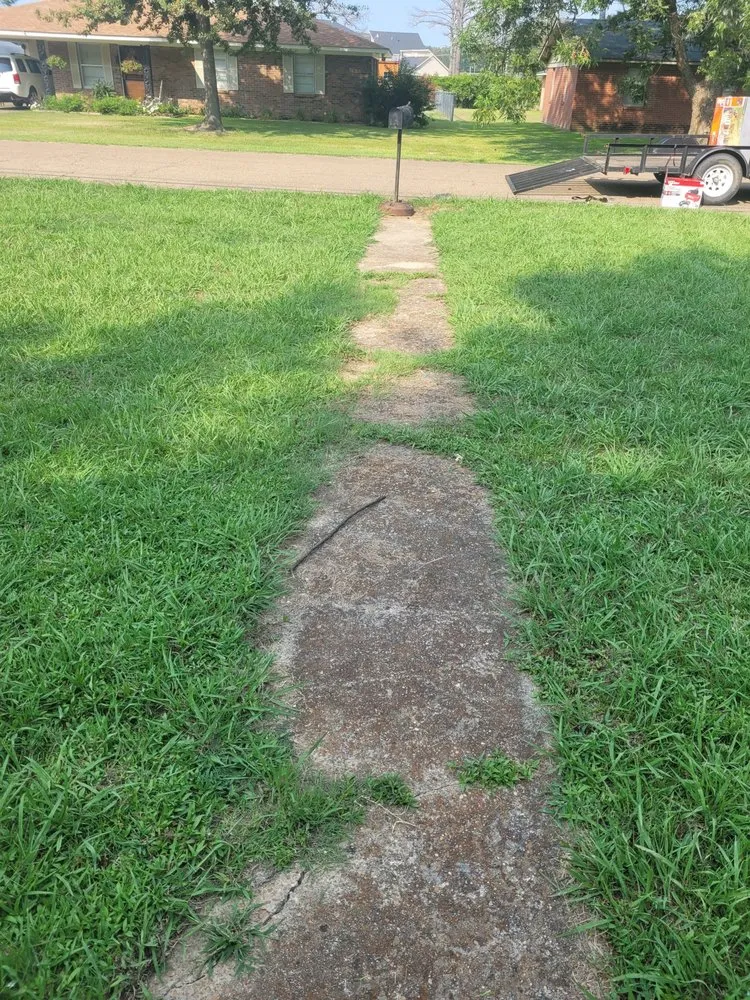 Reliable yard cleanup service for residential properties in Cleveland, MS by GW Lawn Care Services