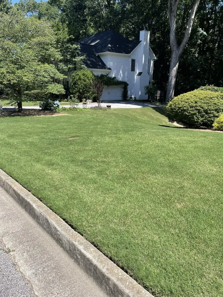 Custom yard maintenance in Dacula, GA - Gwinnett Lawns