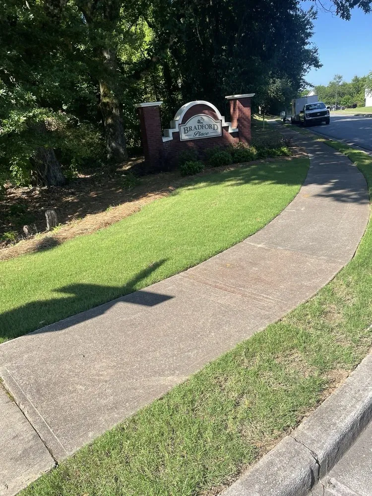 Trusted yard maintenance with custom design in Dacula, GA by Gwinnett Lawns