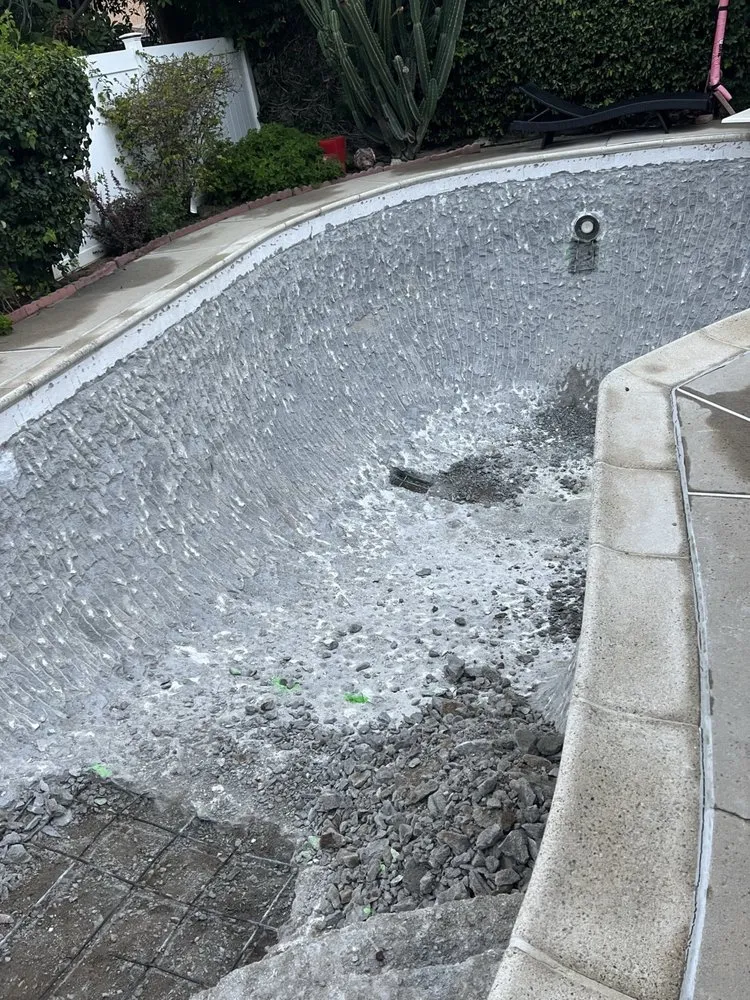 Professional yard maintenance experts serving Van Nuys, CA - GWP Builders