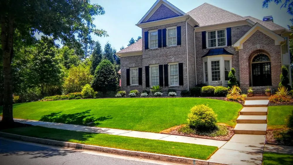 Professional lawn mowing service near you across Oklahoma City, OK - GZN Lawn Care