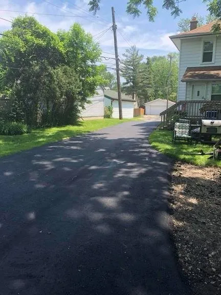 Expert garden landscaping in Romulus, MI by H & C Property Maintenance