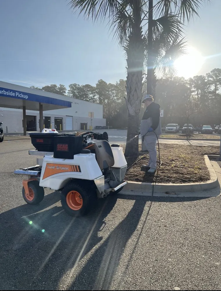 Reliable yard maintenance in Jesup, GA by H & H Pressure Washing and Lawn Care