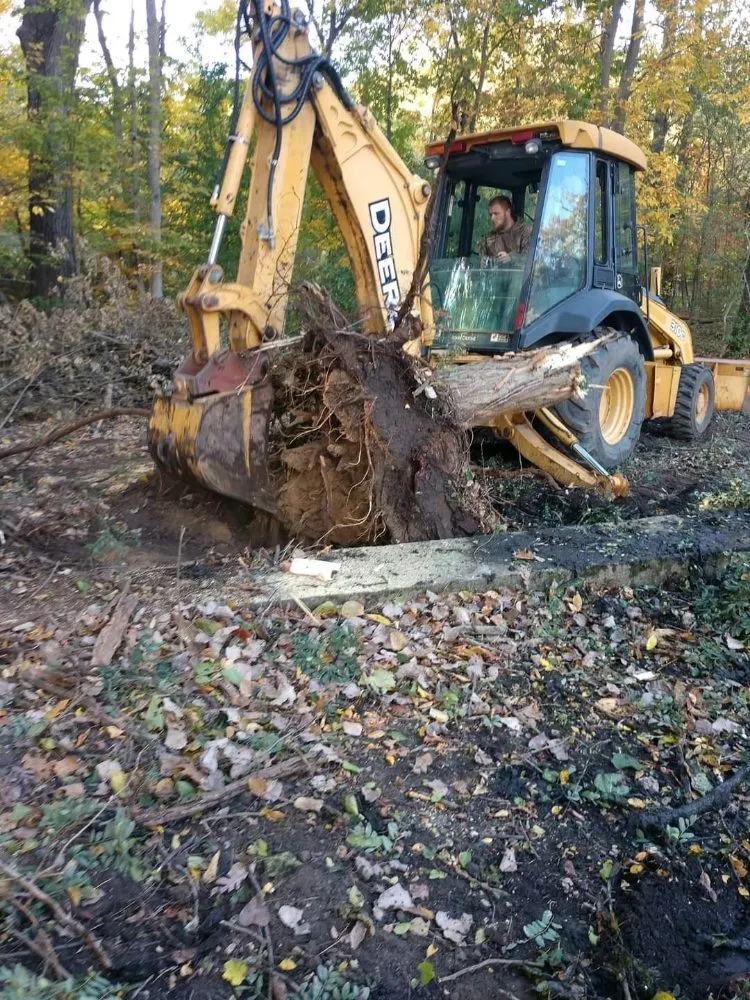 Trusted yard cleanup service near you in Valparaiso, IN by H & H Unlimited Services