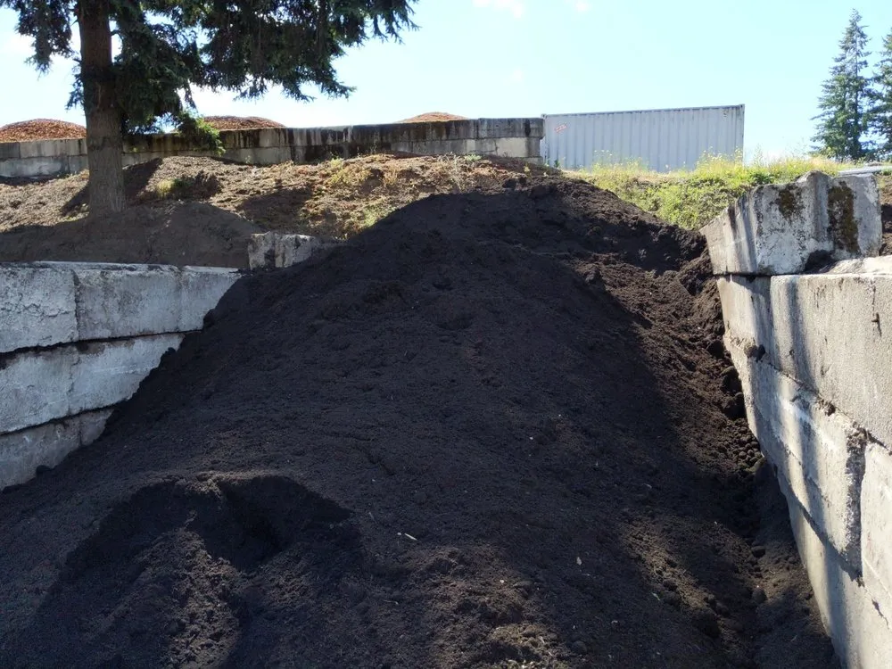 Trusted landscaping services for residential properties in Vancouver, WA by H & H Wood Recyclers