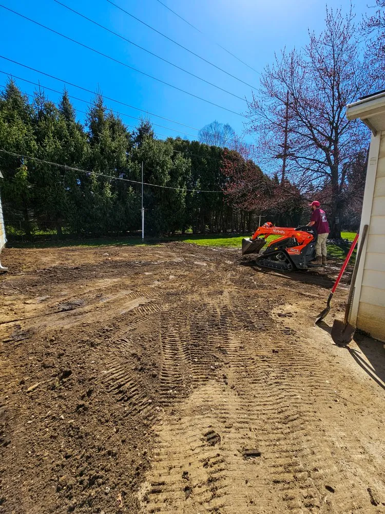 Professional yard maintenance in Ortonville, MI - H & M Construction Solutions