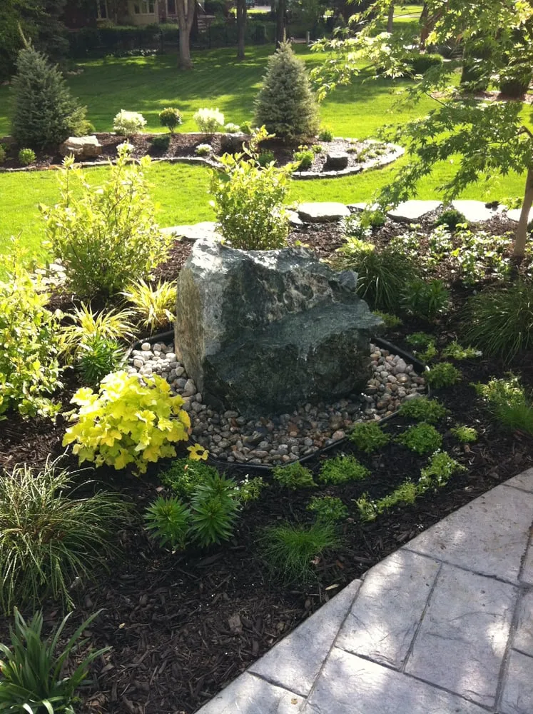 Local residential landscaping in Bucyrus, MO by H & R Lawn & Landscape