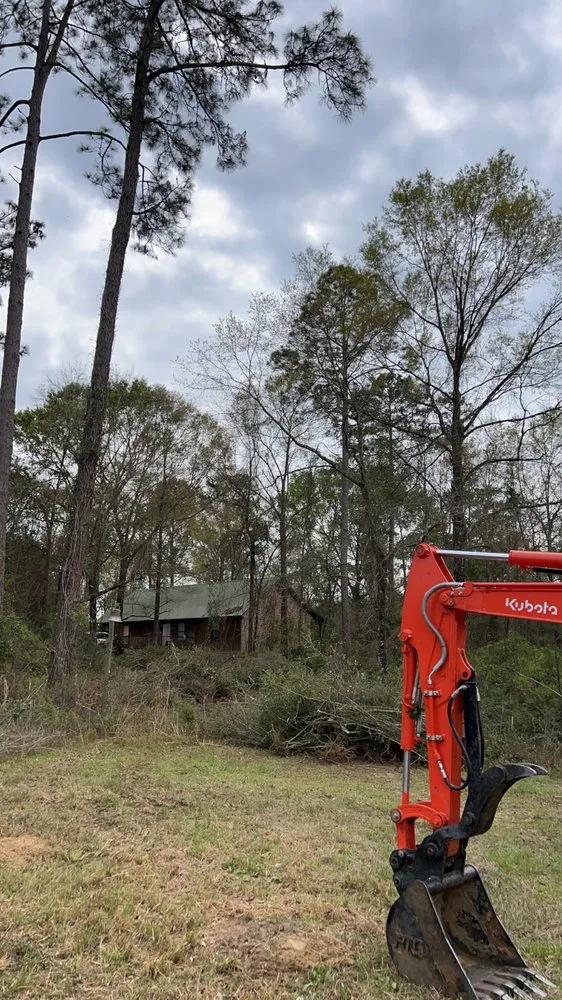 Professional residential landscaping experts serving Summerdale, AL - H & T Site Services