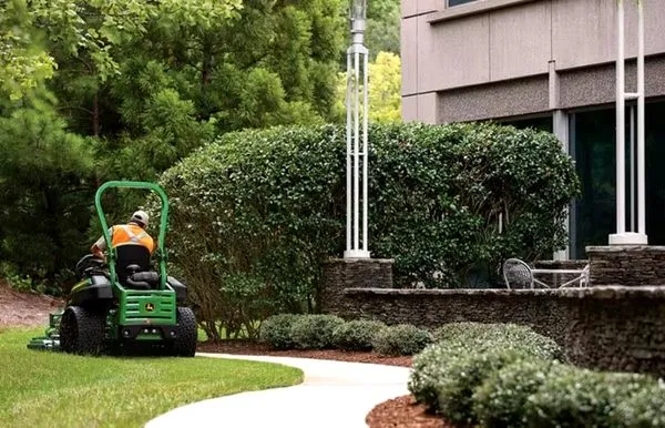 H and R Lawn Service Logo