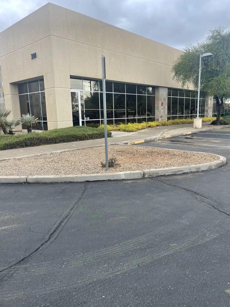 Local yard maintenance in Phoenix, AZ - H And R Tree Service