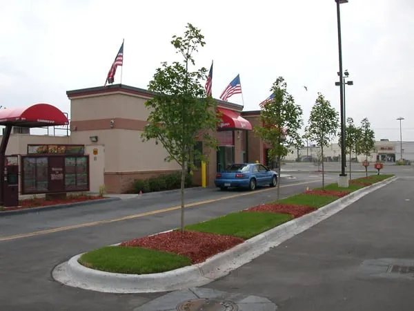 Custom outdoor landscaping experts serving Detroit, MI - H-D Landscaping