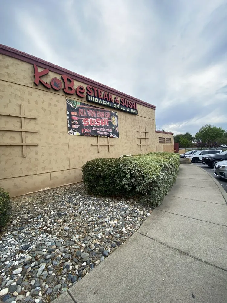 Reliable lawn mowing service experts serving Sacramento, CA - H E G Lawn Services