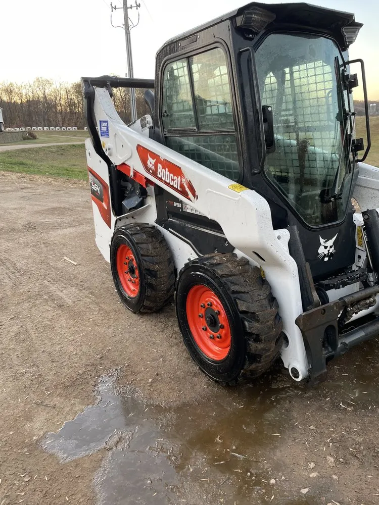 Local outdoor landscaping experts serving Shakopee, MN - H Lawn&Snow