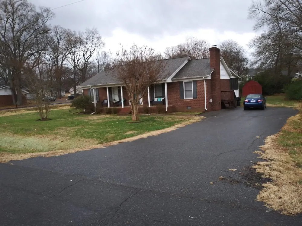 Local yard maintenance experts serving Charlotte, NC - H M Landscaping