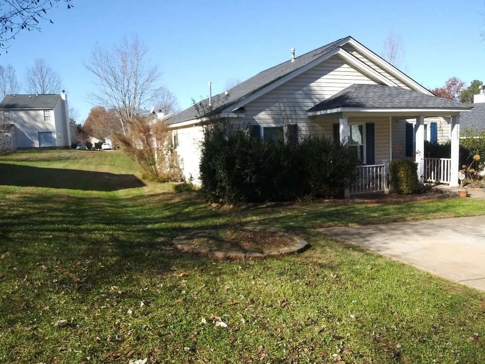 Local yard maintenance in Charlotte, NC - H M Landscaping