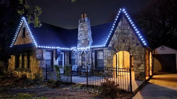 H Seven Services Logo