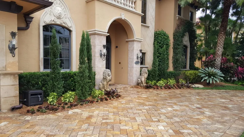 Expert lawn mowing service experts serving Margate, FL - H2eco Land & Waterworks