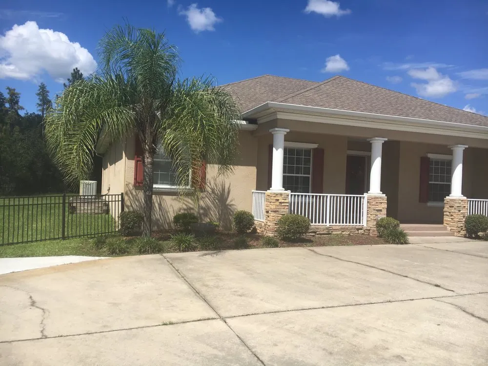 Affordable lawn care service for year-round maintenance across Wesley Chapel, FL - H2o shine