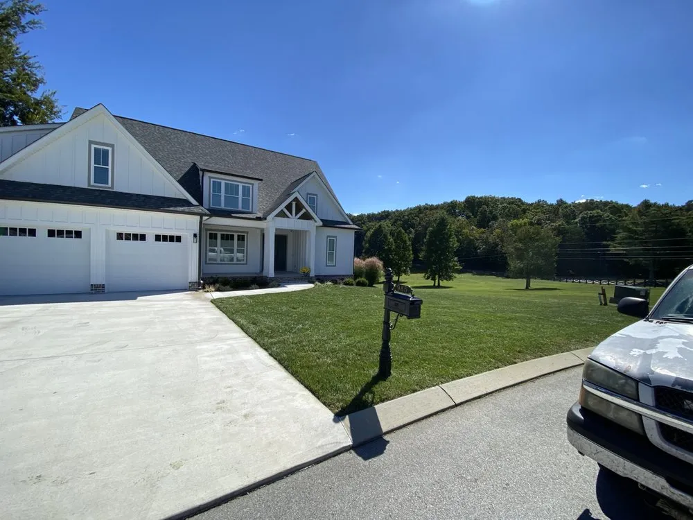 Affordable yard cleanup service for year-round maintenance across Middle Valley, TN - HABB lawn and landscaping