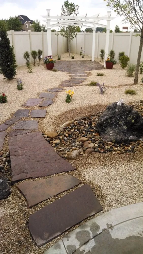 Top-rated garden landscaping in Eagle, ID by Habiscapes