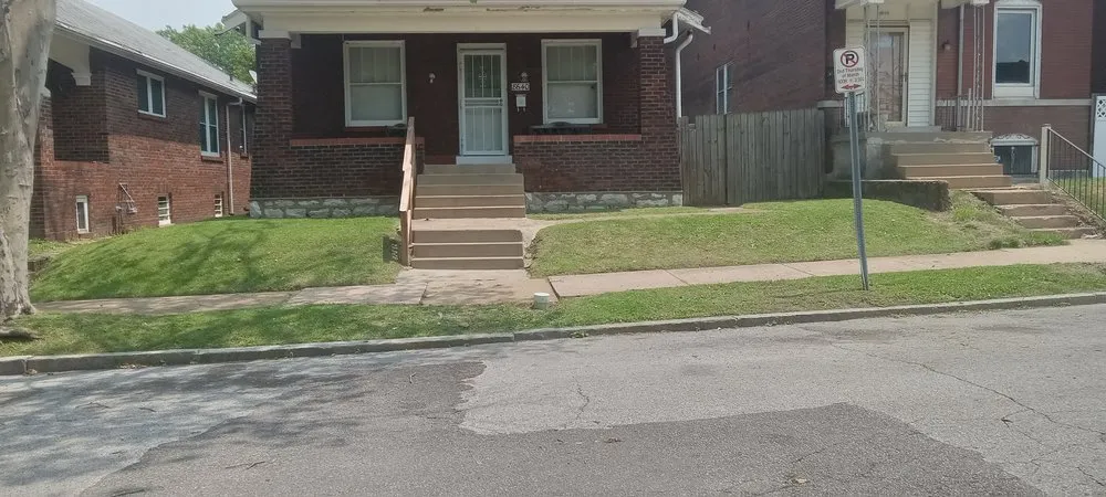 Expert lawn care service in St. Louis, MO - Hackney Enterprises