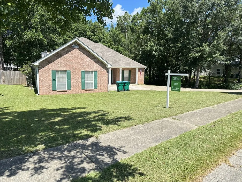 Trusted yard cleanup service in Ocean Springs, MS by Hadley Lawn & Landscape