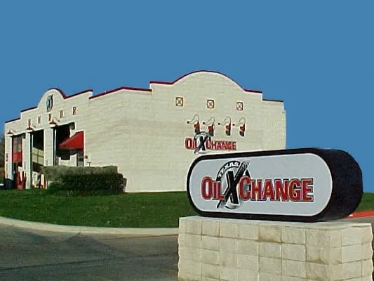 Reliable yard maintenance in Fresno, CA - Hal Landscaping and Trees