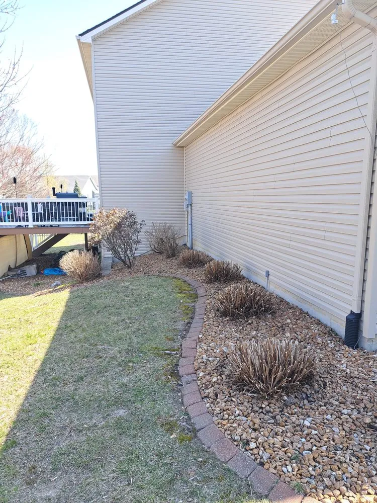 Reliable lawn mowing service in Swansea, IL by Hale outdoor Professional Lawn Care