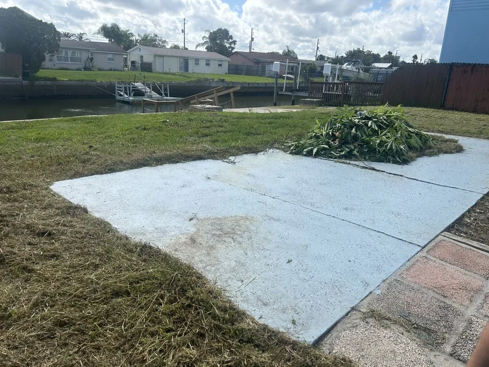 Affordable yard maintenance for beautiful yards in Spring Hill, FL by Hall’s Complete Lawn Care