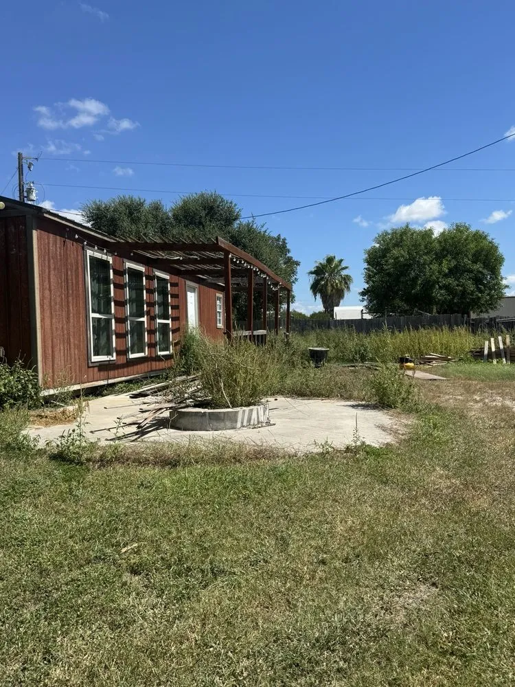 Top-rated garden landscaping with custom design in Beeville, TX by Halls Landscaping & More Services