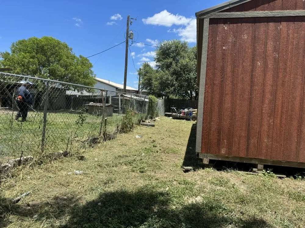 Trusted lawn care service experts serving Beeville, TX - Halls Landscaping & More Services