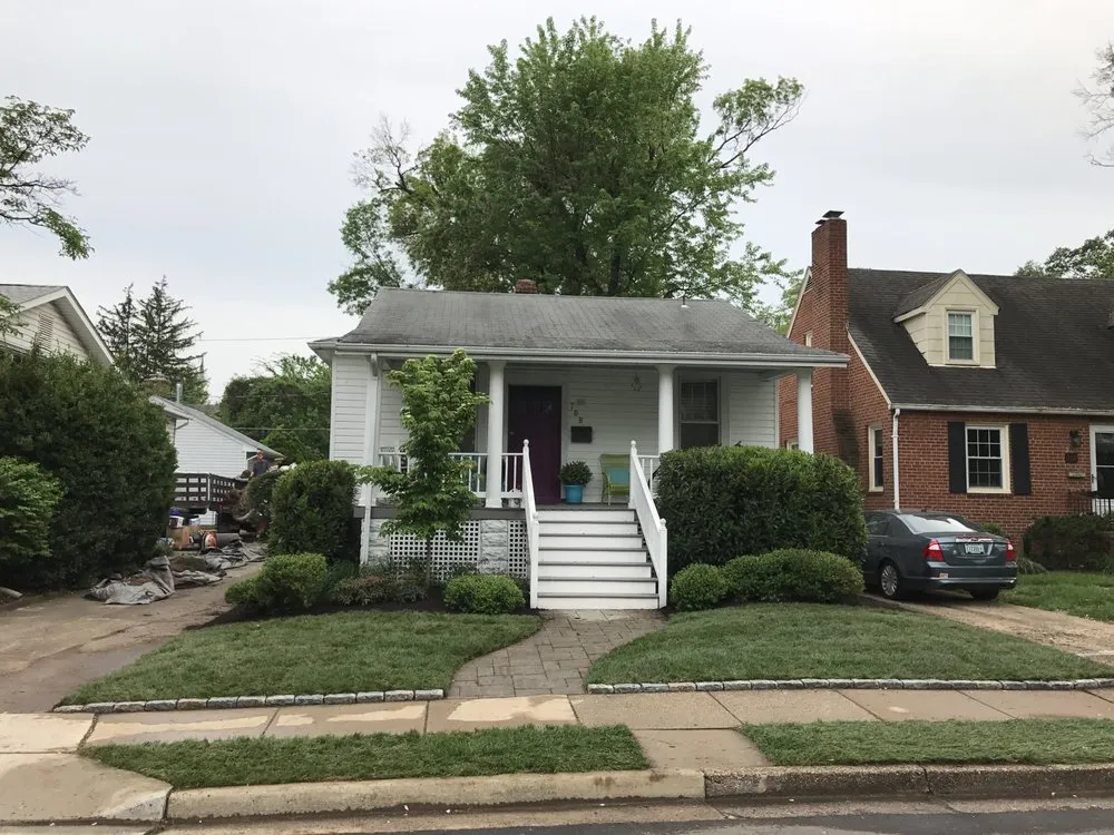 Custom lawn mowing service experts serving Falls Church, VA - Hall's Landscaping